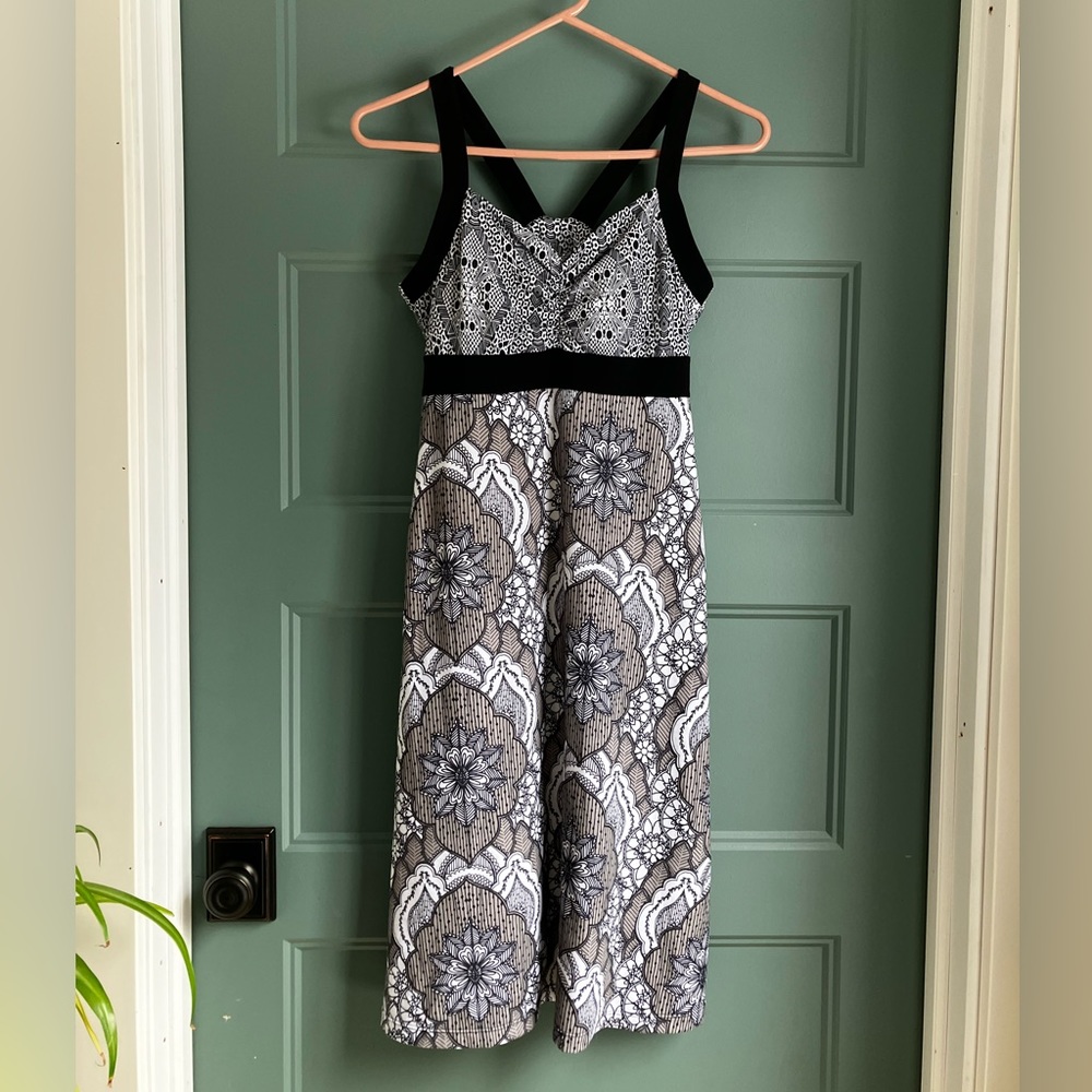 Prana XS sundress black & white with shelf bra midi length